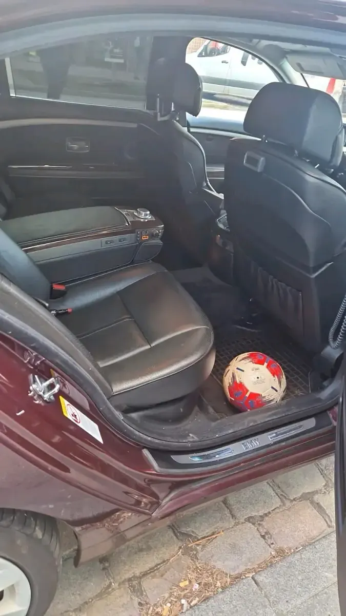 Gebraucht BMW 730L 231 PS (169 kW) 2007 Rot Limousine