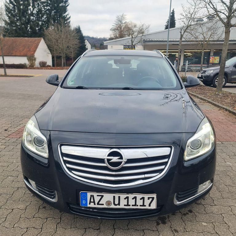 Gebraucht Opel Insignia Edition 160 PS (117 kW) 2013 Schwarz Kombi