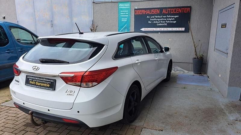 Gebraucht Hyundai i40 Edition 136 PS (100 kW) 2012 Weiß Kombi