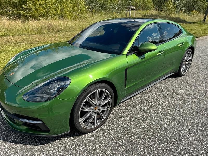 Grün Gebraucht 2019 Porsche Panamera 4 Limousine | 59.950 € - Bild 1/4