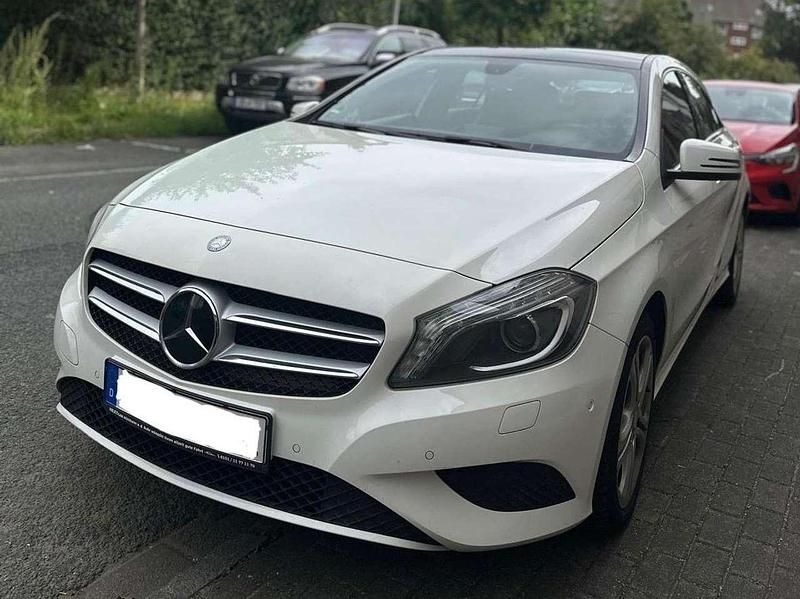 Weiß Gebraucht 2014 Mercedes A180 Limousine | 12.999 € (Fairer Preis) - Bild 1/4
