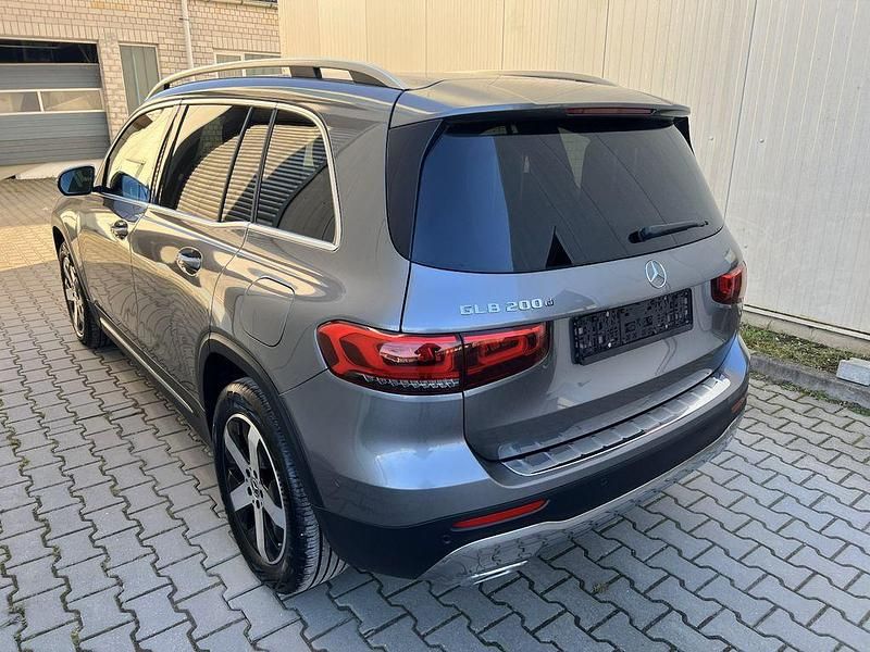 Gebraucht Mercedes GLB200 150 PS (110 kW) 2021 Grau SUV
