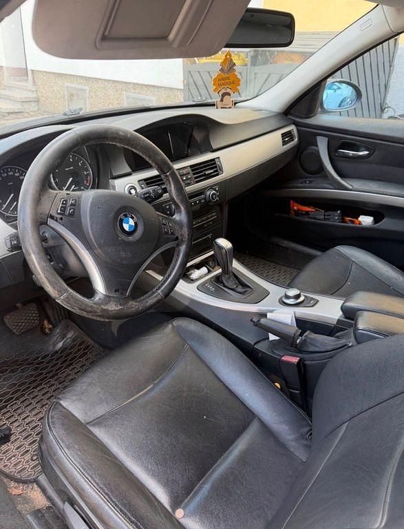 Gebraucht BMW 318 129 PS (94 kW) 2007 Schwarz Kombi