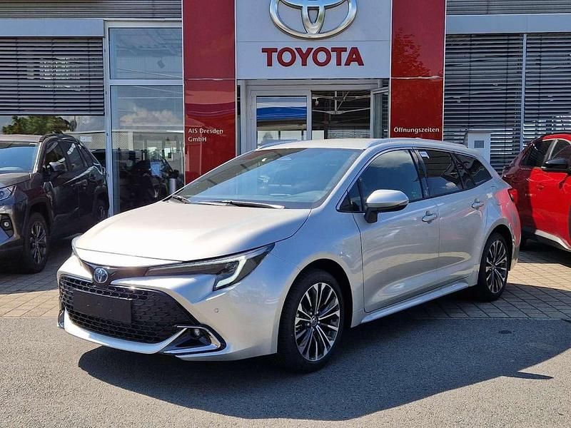 Neu Toyota Corolla 178 PS (130 kW) 2025 Cosmicsilber Kombi