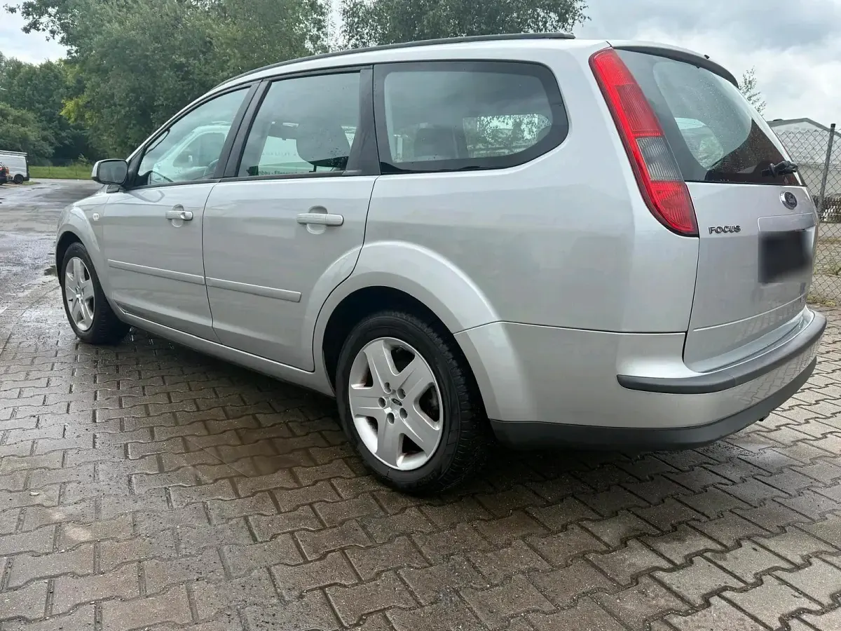 Gebraucht Ford Focus 101 PS (74 kW) 2007 Grau Kombi