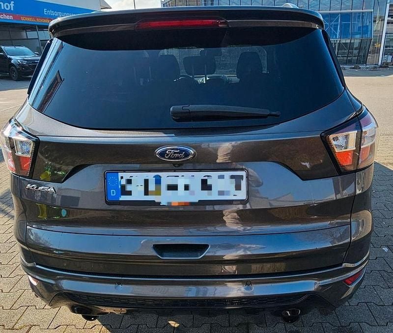 Gebraucht Ford Kuga ST-Line 179 PS (131 kW) 2016 Grau SUV