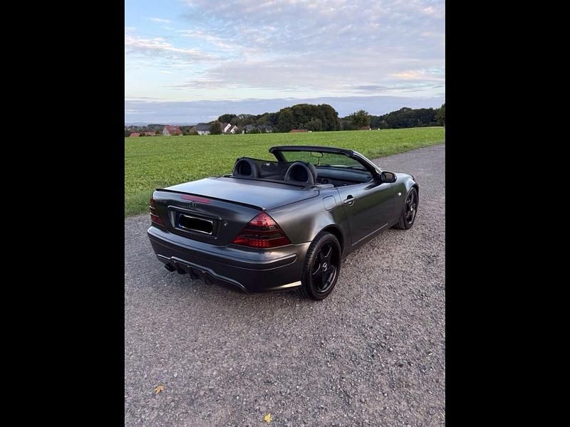 Grau Gebraucht 1999 Mercedes SLK200 Style Cabrio | 4.499 € (Fairer Preis) - Bild 1/4