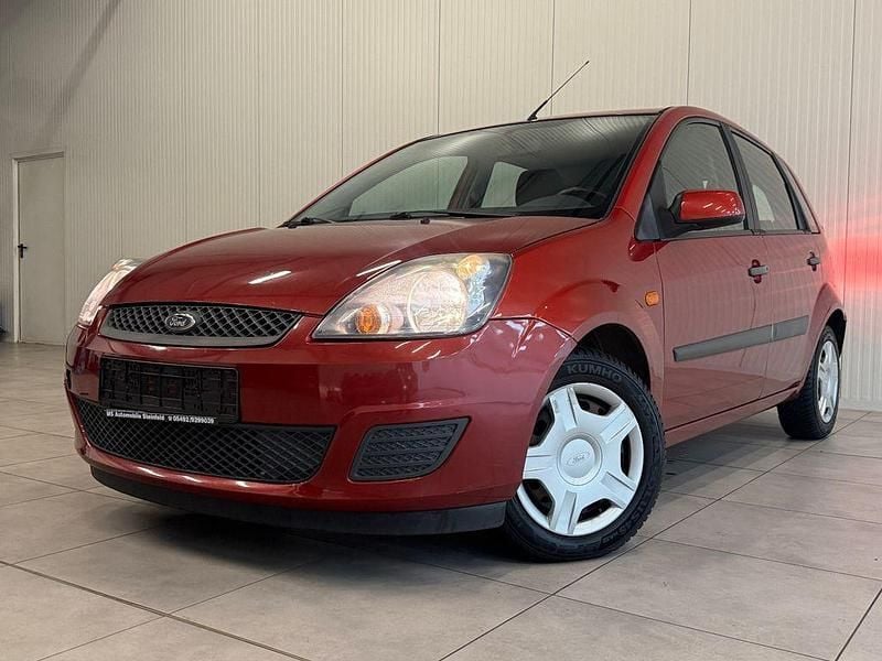 Gebraucht Ford Fiesta Fun X 69 PS (50 kW) 2007 Rot Kleinwagen