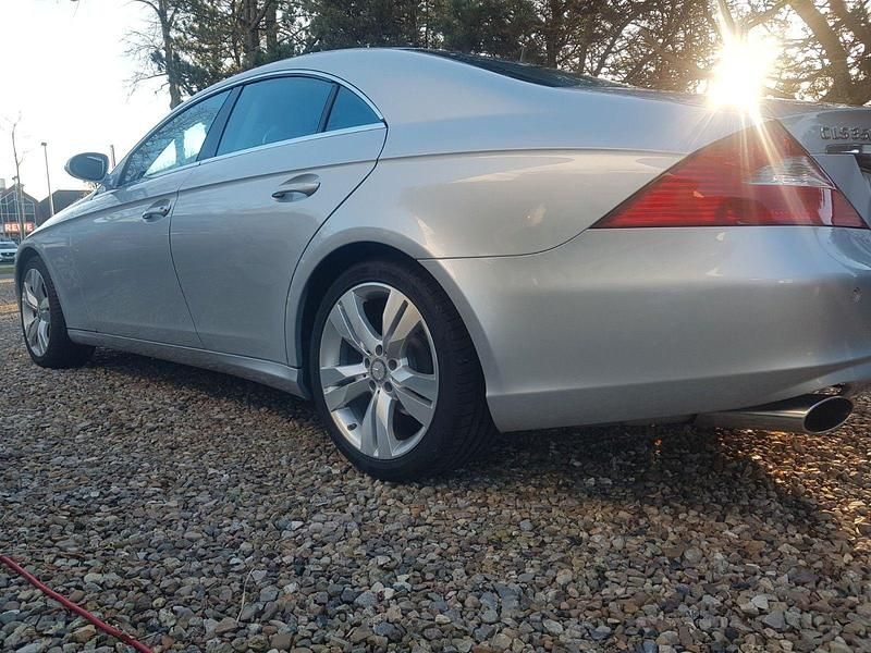 Gebraucht Mercedes CLS350 272 PS (200 kW) 2005 Silber Coupé