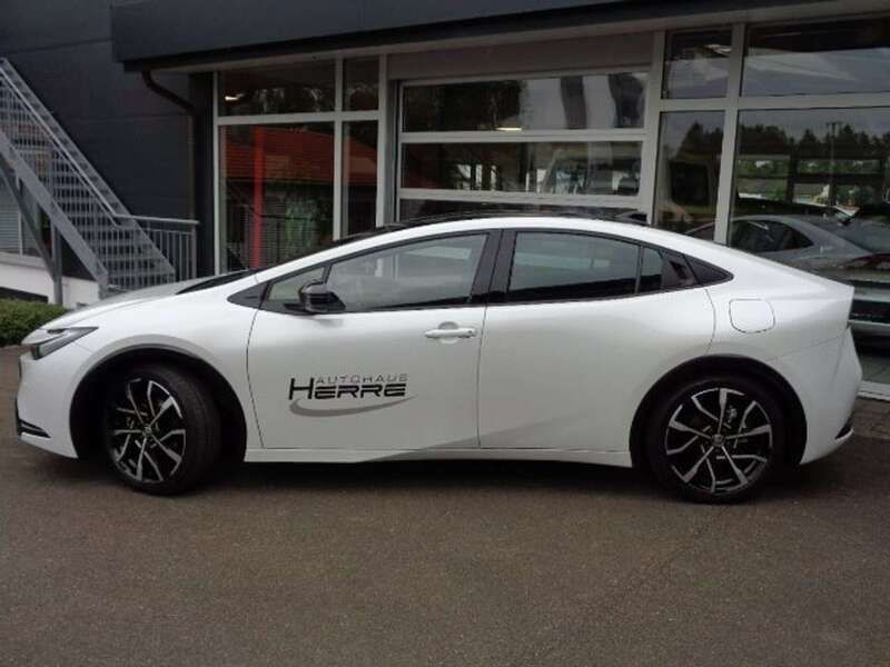 Platinumweißperleffekt Gebraucht 2023 Toyota Prius Plug-in Hybrid Executive Kleinwagen | 44.900 € - Bild 1/4