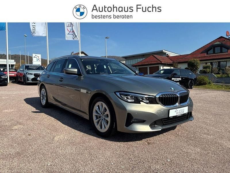 Gebraucht BMW 330 Advantage 286 PS (210 kW) 2022 Grau Kombi