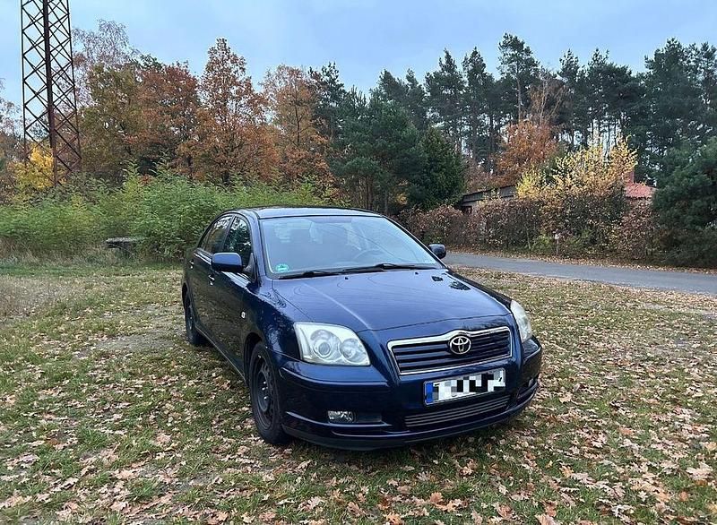 Blau Gebraucht 2003 Toyota Avensis Sol Limousine | 3.200 € (Fairer Preis) - Bild 1/4