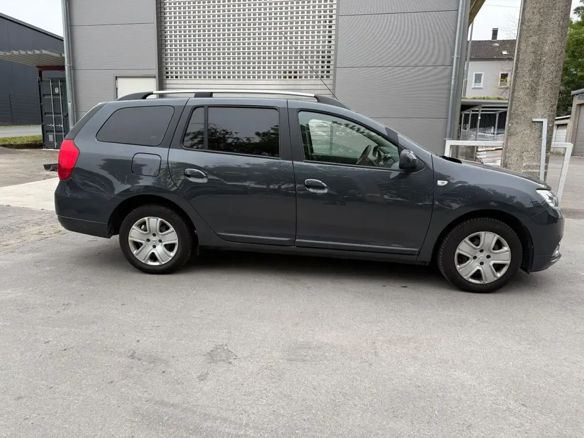 Gebraucht Dacia Logan MCV Lauréate 90 PS (66 kW) 2017 Grau Kombi