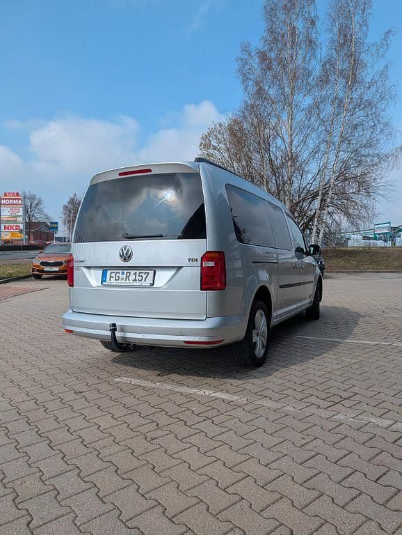 Gebraucht VW Caddy Maxi Comfortline 150 PS (110 kW) 2016 Silber Van / Kleinbus