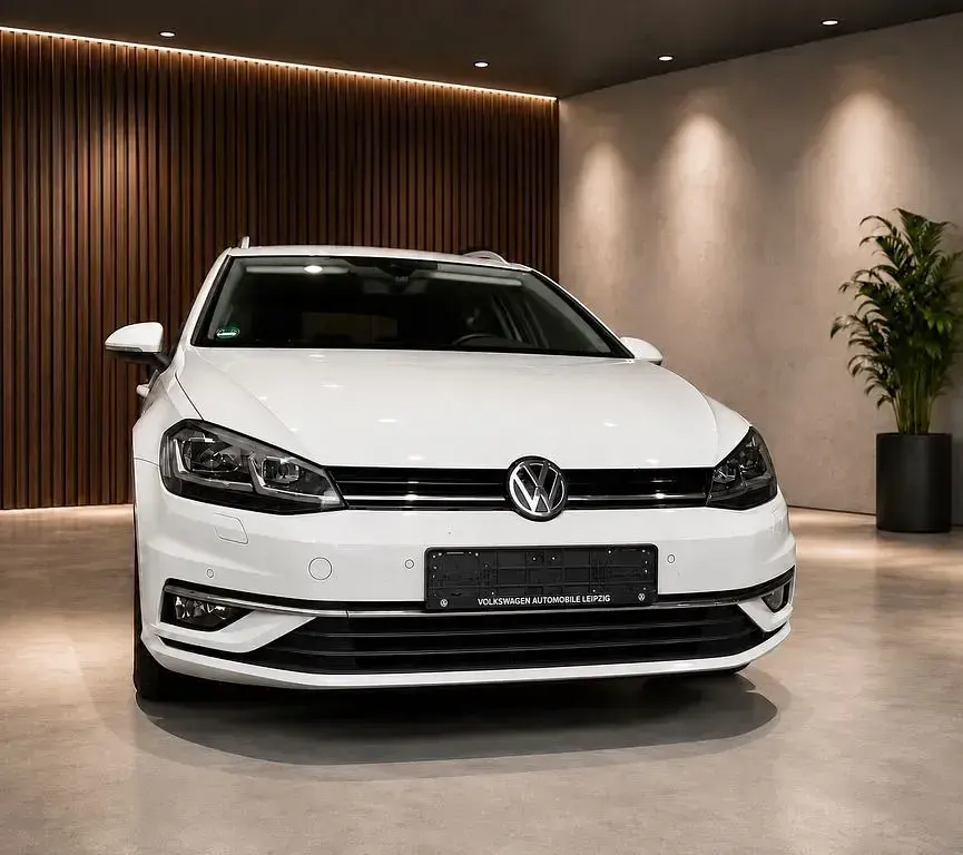 Gebraucht VW Golf VII Highline 150 PS (110 kW) 2019 Weiß Kombi