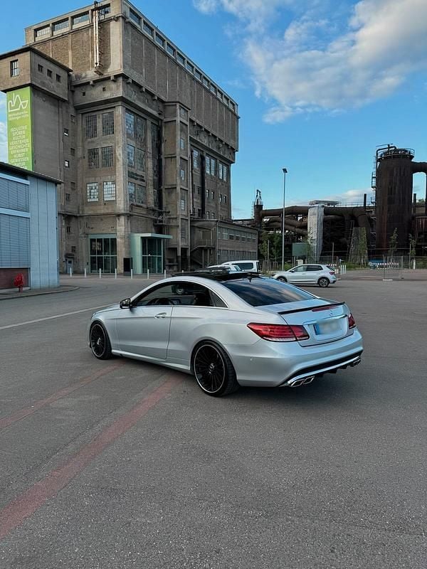 Gebraucht Mercedes E350 AMG line 252 PS (185 kW) 2013 Coupé