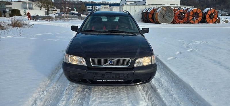 Gebraucht Volvo V40 Comfort 102 PS (75 kW) 2003 Schwarz Limousine