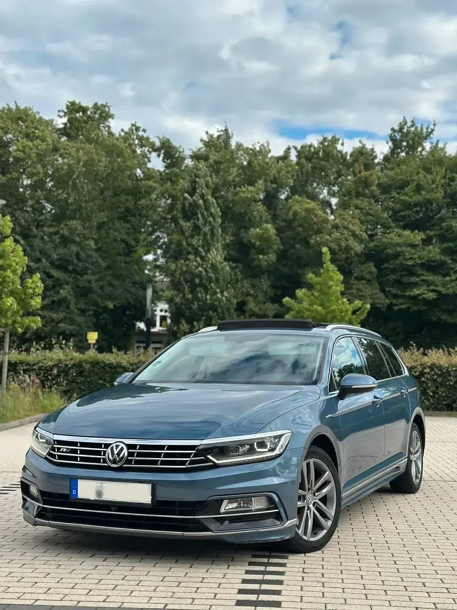 Gebraucht VW Passat R-line 150 PS (110 kW) 2016 Blau Kombi