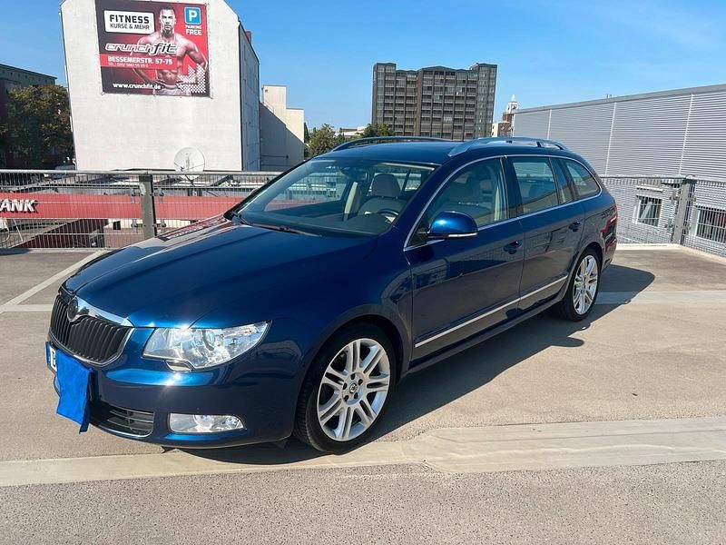 Blau Gebraucht 2010 Skoda Superb Elegance Kombi | 3.700 € (Guter Preis) - Bild 1/4