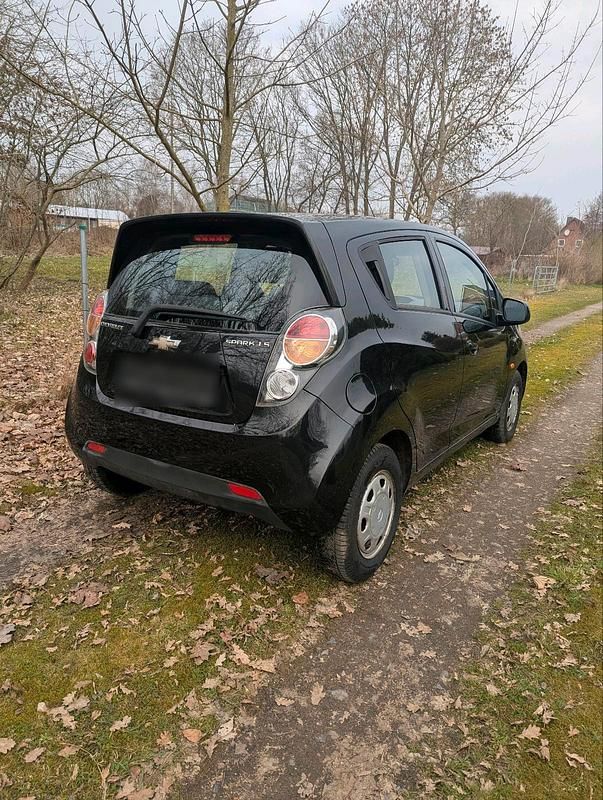 Gebraucht Chevrolet Spark 68 PS (50 kW) 2011 Schwarz Kleinwagen