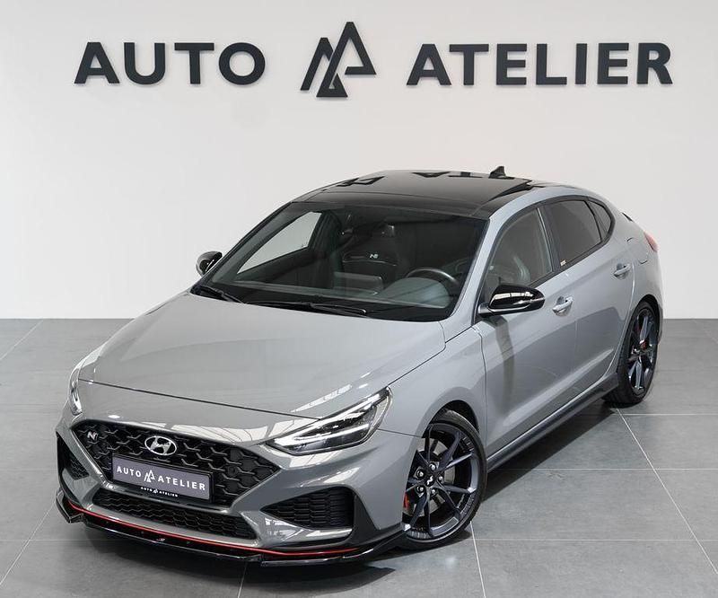 Grau Gebraucht 2021 Hyundai i30 Limousine | 33.990 € (Teuer) - Bild 1/4