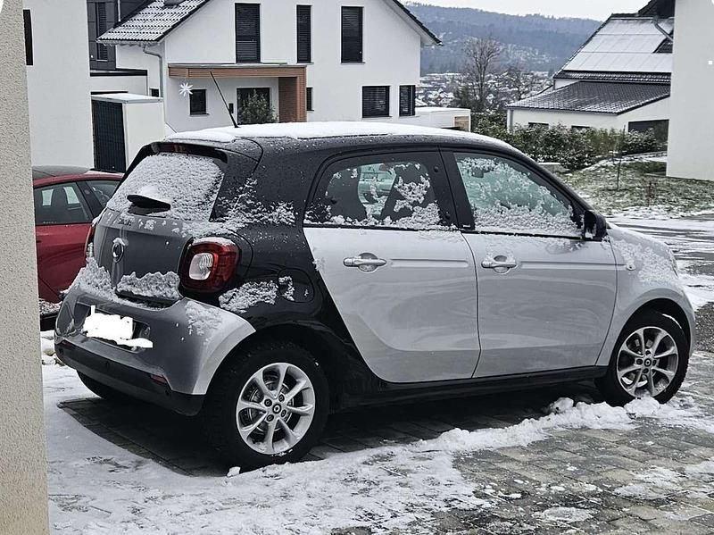 Gebraucht Smart ForFour Passion 71 PS (52 kW) 2016 Silber Kleinwagen