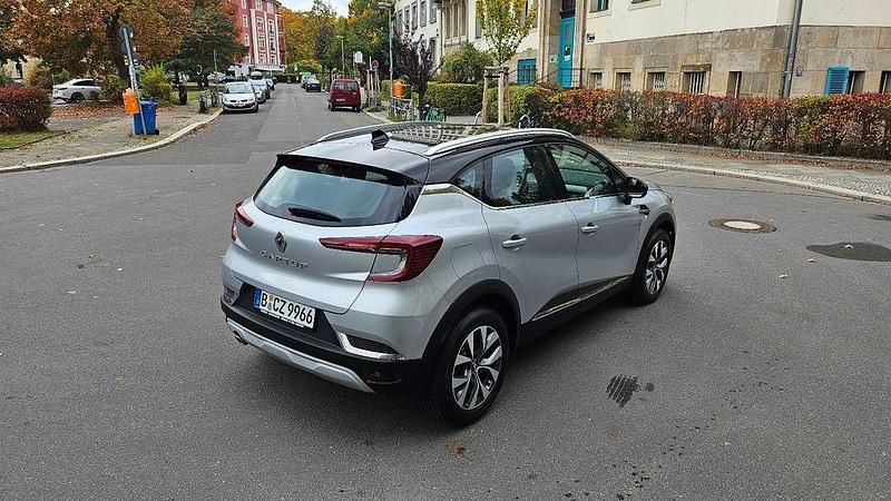 Gebraucht Renault Captur Intens 154 PS (113 kW) 2020 Silber SUV