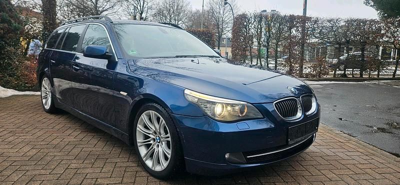 Gebraucht BMW 525 197 PS (144 kW) 2008 Blau Kombi