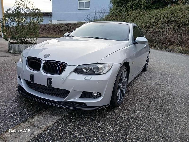 Silber Gebraucht 2007 BMW 330 M Sport Coupé | 12.000 € (Etwas zu teuer) - Bild 1/4