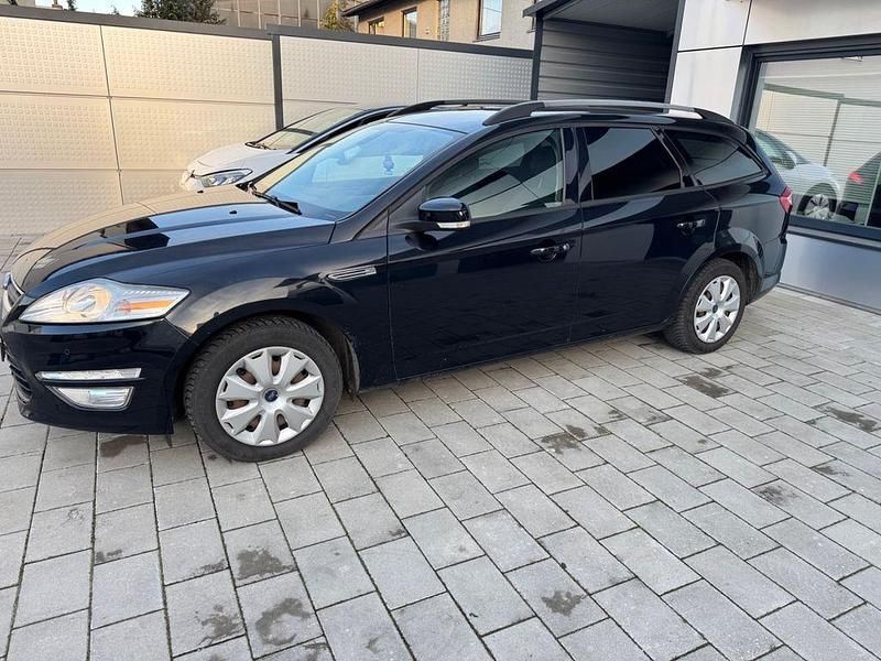 Gebraucht Ford Mondeo 120 PS (88 kW) 2011 Schwarz Limousine