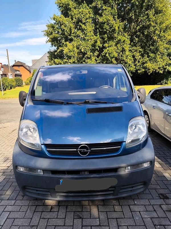 Blau Gebraucht 2004 Opel Vivaro Van | 4.400 € (Etwas zu teuer) - Bild 1/4