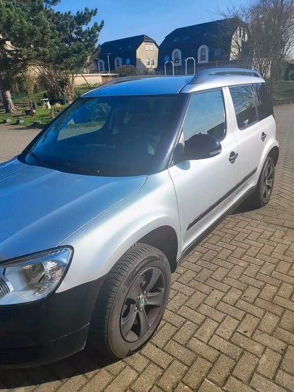 Gebraucht Skoda Yeti Plus Edition 140 PS (102 kW) 2011 Silber SUV