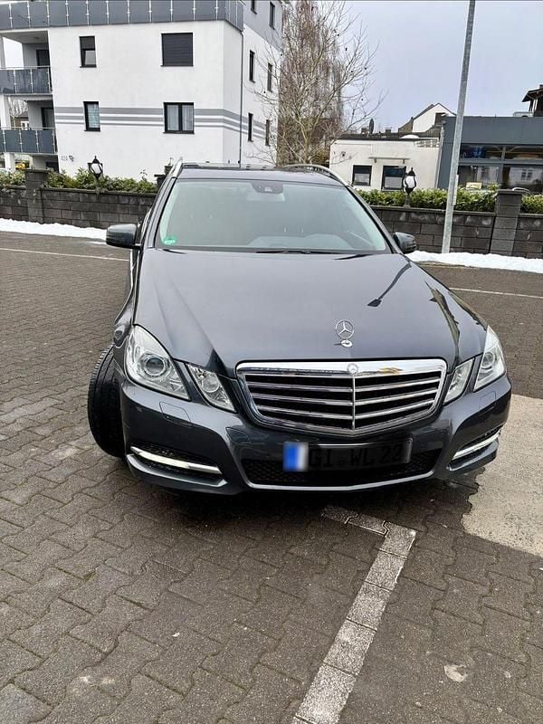 Gebraucht Mercedes 220 170 PS (125 kW) 2010 Silber Kombi