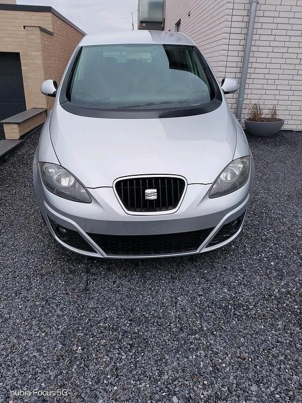 Grau Gebraucht 2009 Seat Altea Kombi | 5.200 € (Fairer Preis) - Bild 1/4