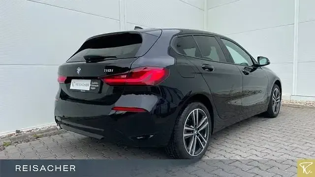 Gebraucht BMW 118 Advantage 140 PS (102 kW) 2023 Schwarz Kleinwagen