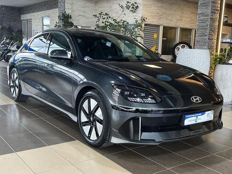 Grau nocturne gray metallic / met Gebraucht 2023 Hyundai Ioniq 6 Techniq Limousine | 27.000 € (Guter Preis) - Bild 1/4