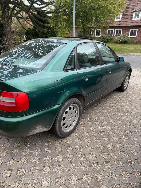 Usata Audi A4 101 CV (74 kW) 1997 Verde Berlina