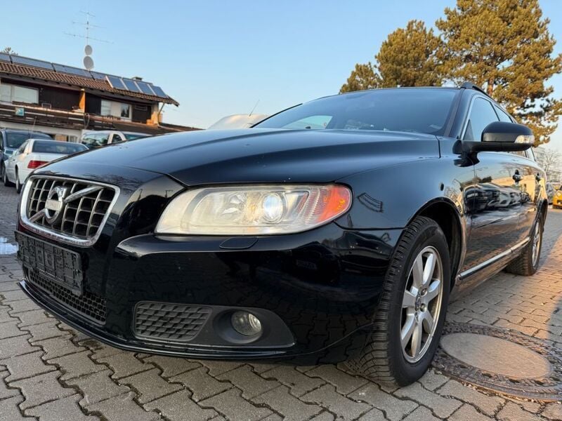 Schwarz Gebraucht 2011 Volvo V70 Kombi | 4.444 € (Superpreis) - Bild 1/4