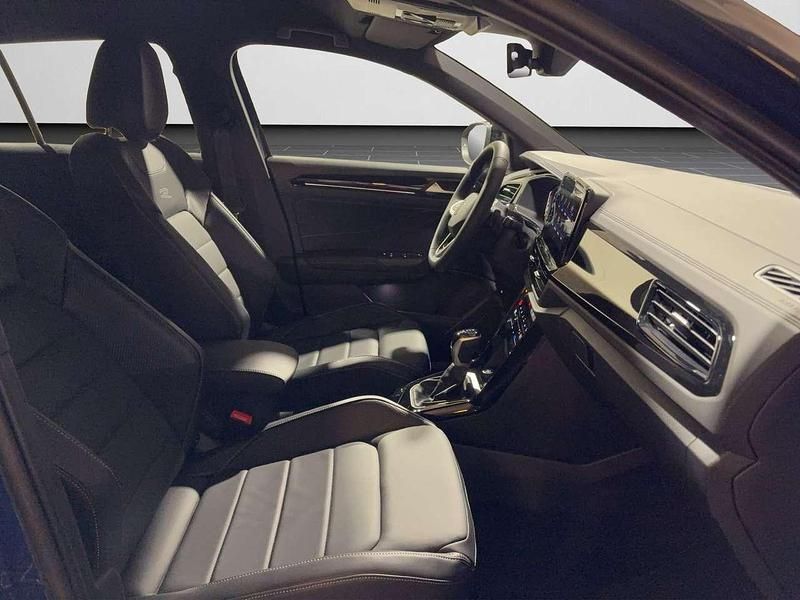 Gebraucht VW T-Roc R-line 150 PS (110 kW) 2024 Blau SUV