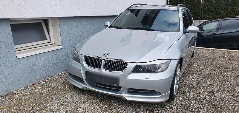 Silber Gebraucht 2005 BMW 330 Kombi | 4.399 € (Guter Preis) - Bild 1/4