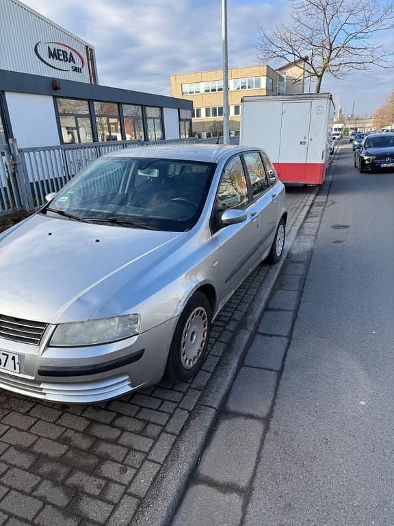 Gebraucht Fiat Stilo Dynamic 133 PS (97 kW) 2002 Silber Limousine