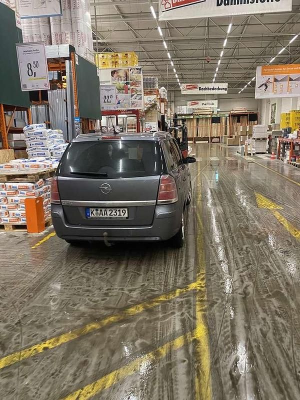 Gebraucht 2007 Opel Zafira Cosmo Van / Kleinbus | 1.450 € (Etwas zu teuer) - Bild 1/4