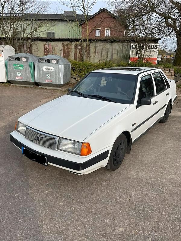 Gebraucht Volvo 460 107 PS (78 kW) 1993 Weiß Limousine
