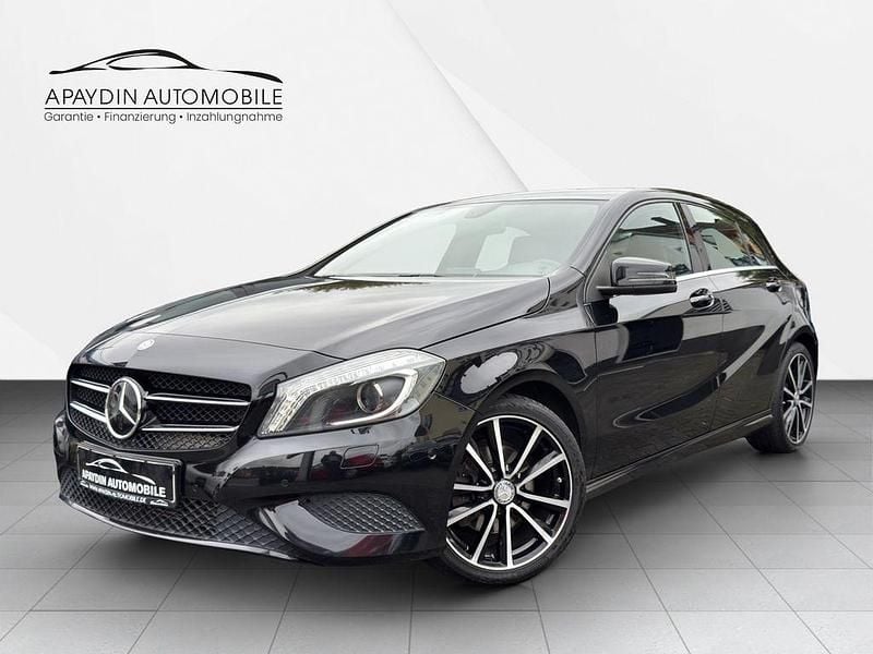 Schwarz Gebraucht 2014 Mercedes A180 Style Limousine | 8.990 € (Fairer Preis) - Bild 1/4