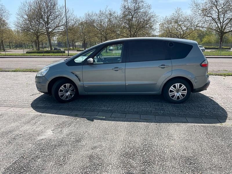 Second-hand Ford S-MAX 140 CP (102 kW) 2008 Gri Monovolum