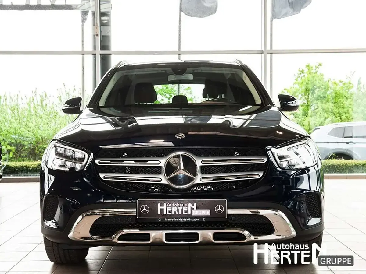 Gebraucht Mercedes GLC220 Advanced 194 PS (142 kW) 2020 Manufaktur exklusiv cavansitblau SUV
