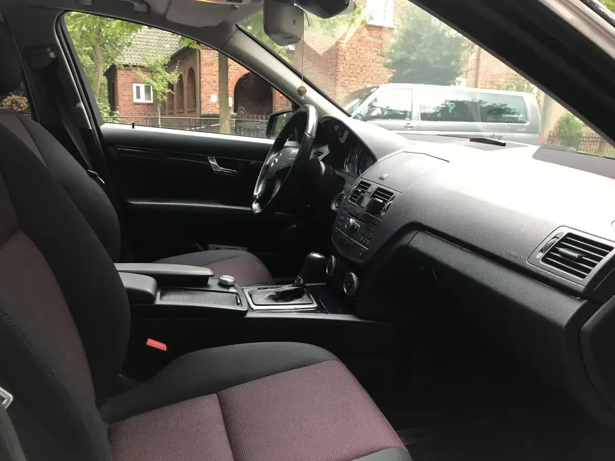 Gebraucht Mercedes C220 170 PS (125 kW) 2010 Limousine