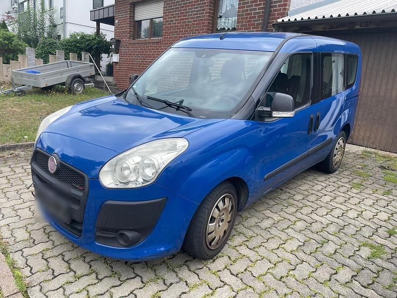Blau Gebraucht 2012 Fiat Doblò Van / Kleinbus | 4.000 € - Bild 1/4