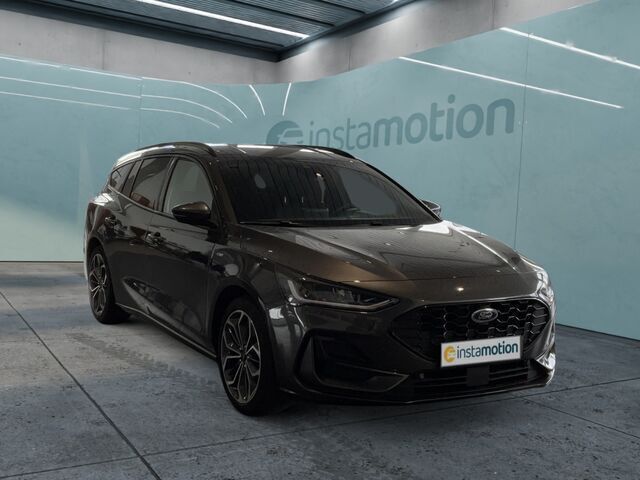 Grau Gebraucht 2022 Ford Focus ST-Line Kombi | 22.530 € (Etwas zu teuer) - Bild 1/2