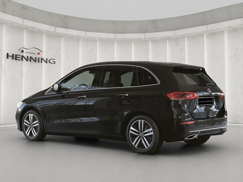 Gebraucht Mercedes B200 Progressive 163 PS (119 kW) 2022 Schwarz Van / Kleinbus